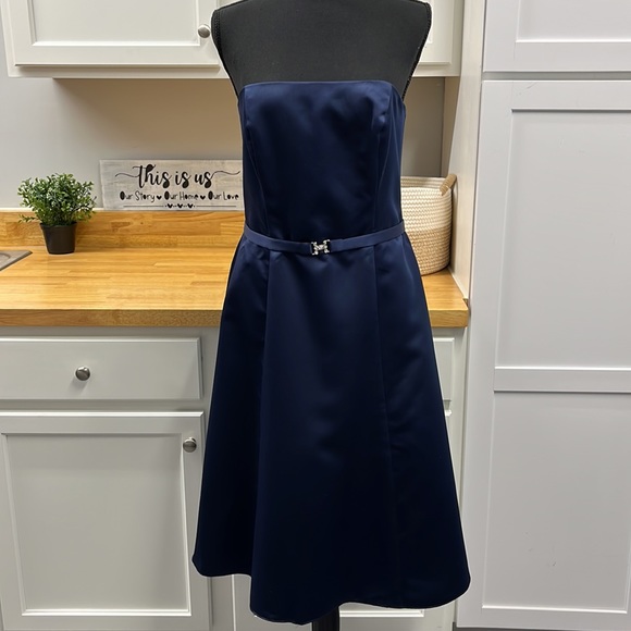 David’s Bridal Michaelangelo Bridesmaid Dress - Picture 2 of 12